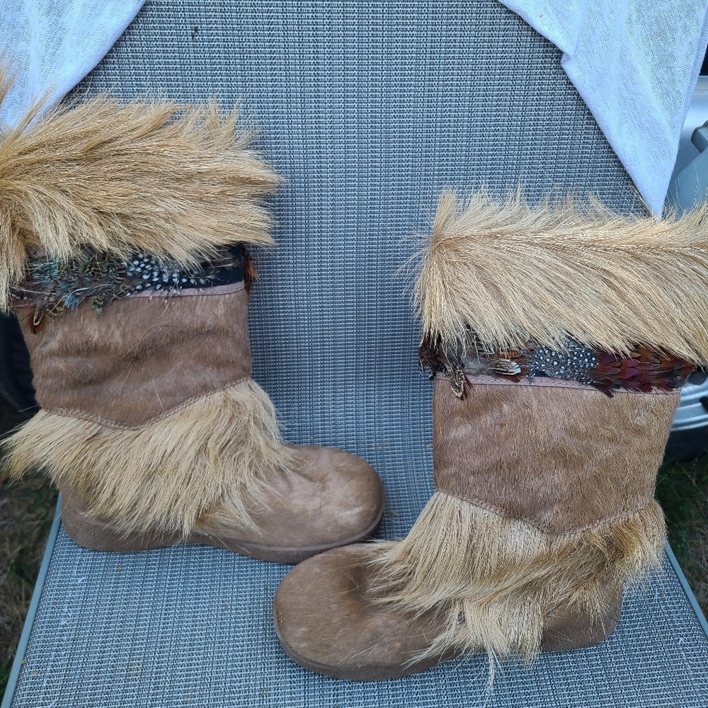 Women's Bear Paw Fur Boots Size 7